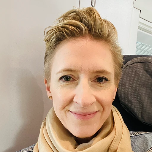 Profilbild: Eva Brombacher Profilbild – Frontansicht